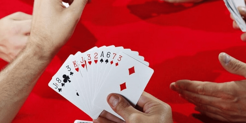 Hướng dẫn chi tiết cách chơi Tiến lên miền Nam tăng cơ hội chiến thắng Tiến lên miền Nam với cách chơi đơn giản nên ai cũng có thể trải nghiệm